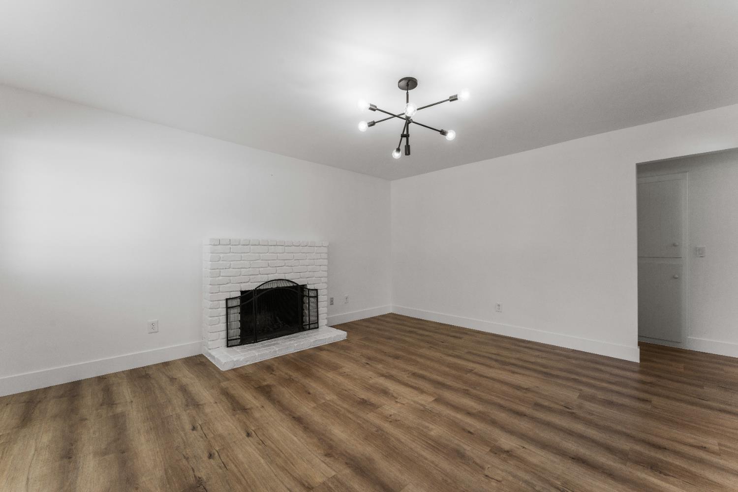 Detail Gallery Image 4 of 25 For 6413 Cheltenham Way, Citrus Heights,  CA 95621 - 3 Beds | 1 Baths