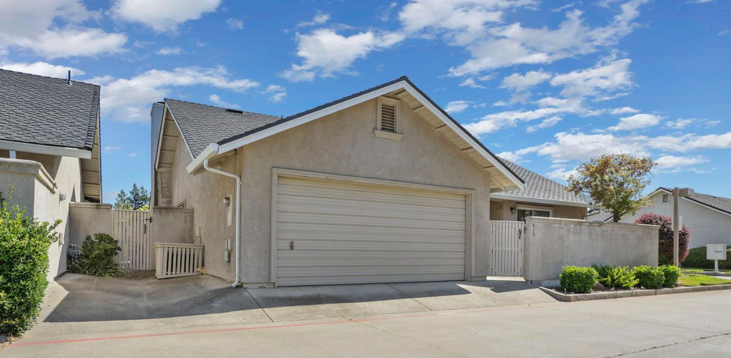 Detail Gallery Image 15 of 16 For 415 E Century Blvd, Lodi,  CA 95240 - 3 Beds | 2 Baths