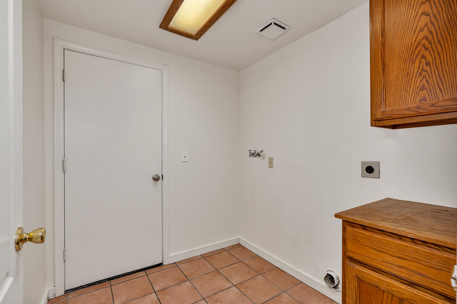 Detail Gallery Image 40 of 71 For 934 Neal St, Los Banos,  CA 93635 - 4 Beds | 2 Baths