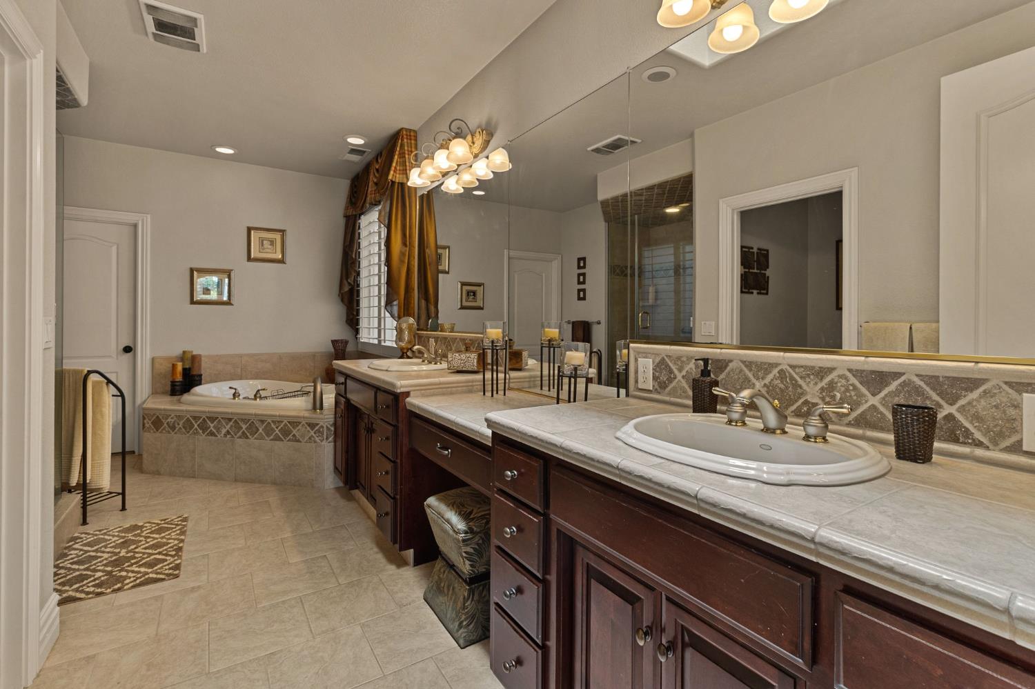 Detail Gallery Image 24 of 57 For 4325 Jacinthe Ct, Modesto,  CA 95356 - 4 Beds | 4/1 Baths