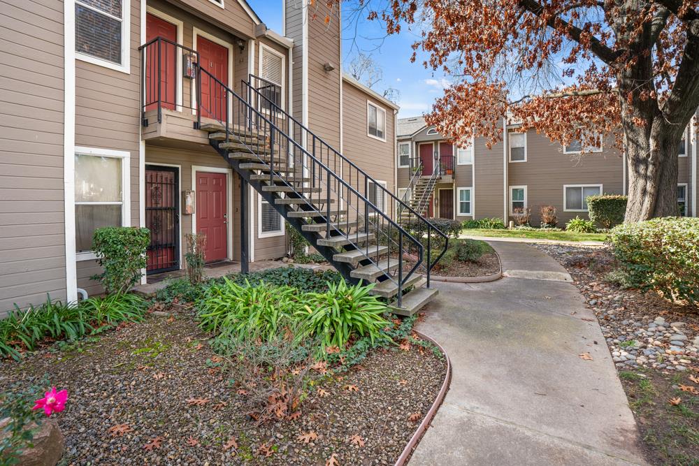 Detail Gallery Image 1 of 28 For 9101 Newhall Dr #63,  Sacramento,  CA 95826 - 2 Beds | 1 Baths