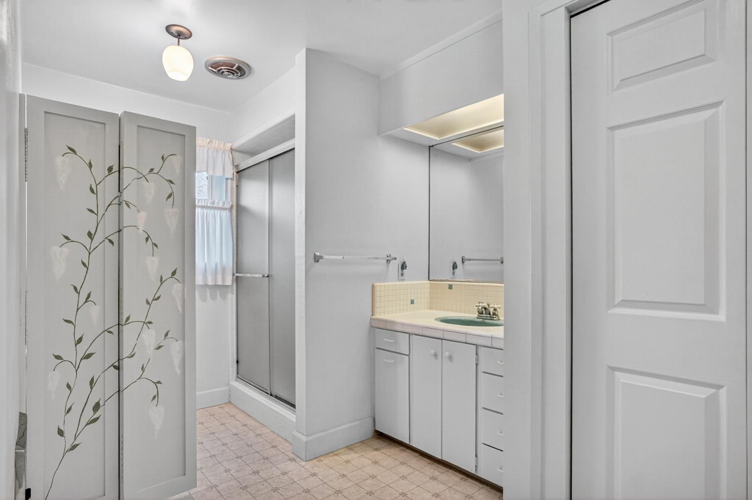Detail Gallery Image 14 of 22 For 1004 Elm, Woodland,  CA 95695 - 3 Beds | 3 Baths