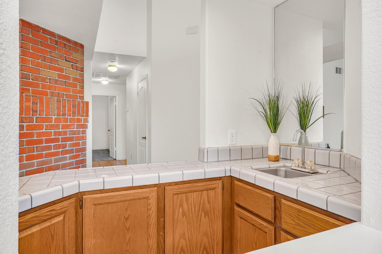 Detail Gallery Image 23 of 71 For 934 Neal St, Los Banos,  CA 93635 - 4 Beds | 2 Baths