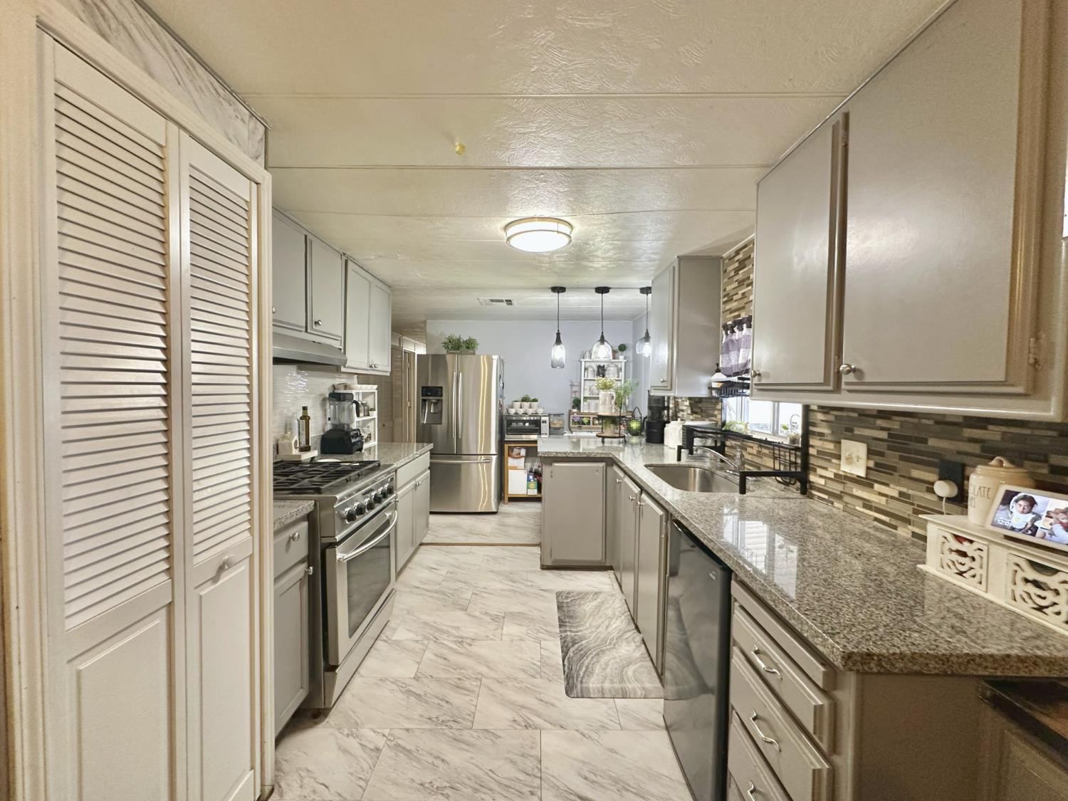 Detail Gallery Image 12 of 37 For 2845 E Hatch Rd 87, Modesto,  CA 95351 - 4 Beds | 2 Baths