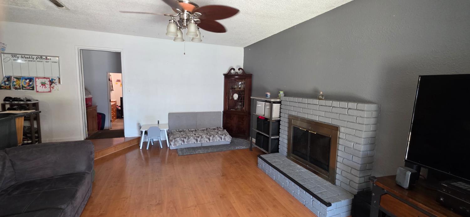 Detail Gallery Image 3 of 9 For 3208 Pisces Way, Ceres,  CA 95307 - 3 Beds | 2 Baths