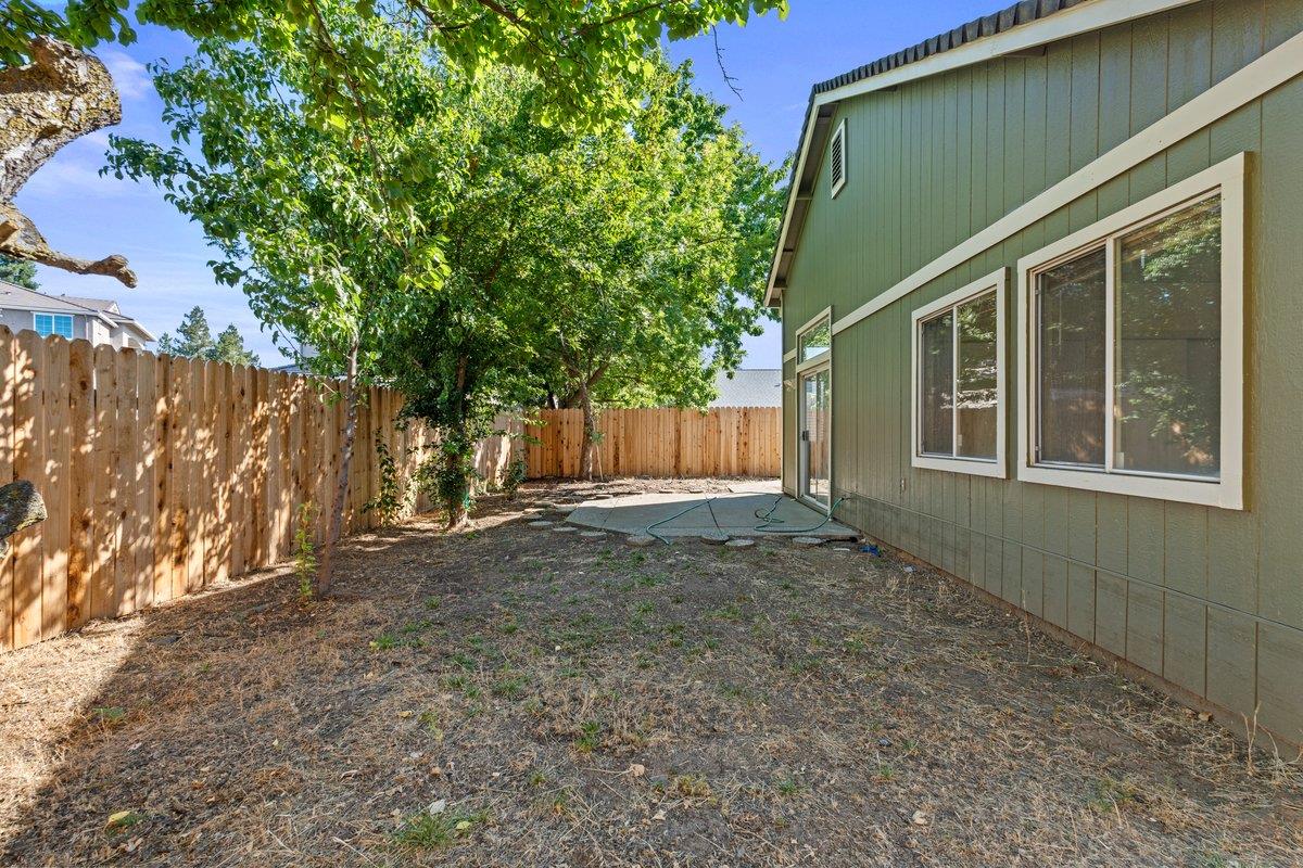 Detail Gallery Image 15 of 17 For 8435 Dartford Dr, Sacramento,  CA 95823 - 3 Beds | 2 Baths