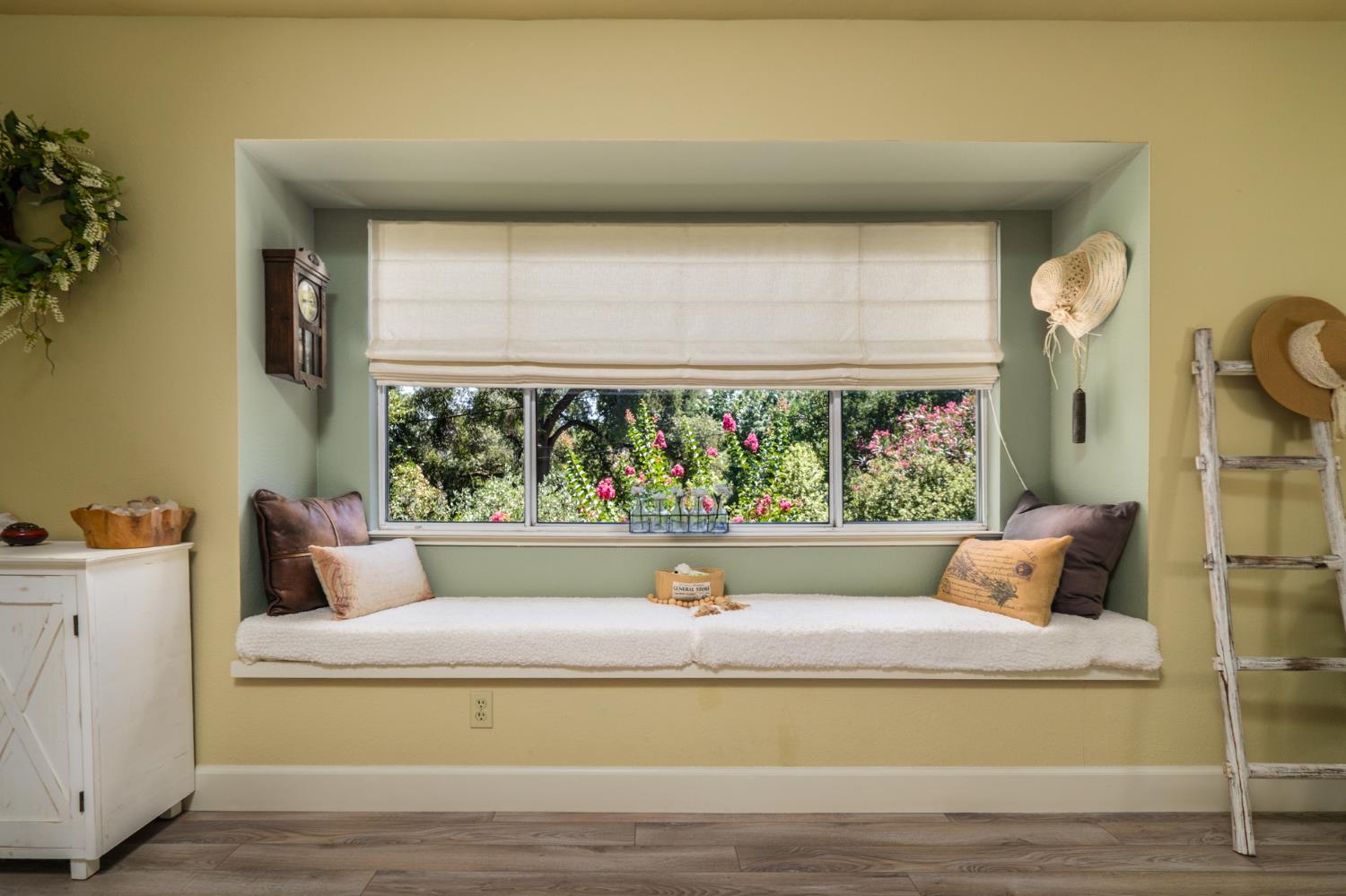 Detail Gallery Image 38 of 63 For 5148 Walnut Place Ln, Carmichael,  CA 95608 - 3 Beds | 2 Baths