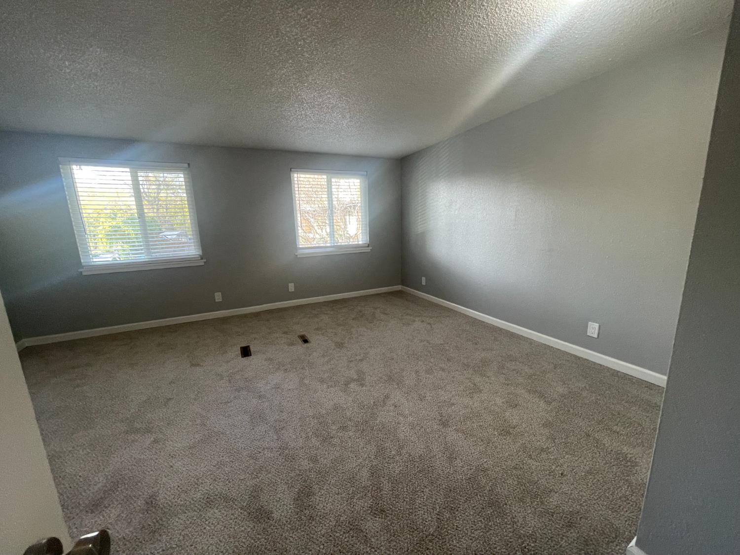 Detail Gallery Image 12 of 17 For 810 W 1st Ave, Chico,  CA 95926 - – Beds | – Baths