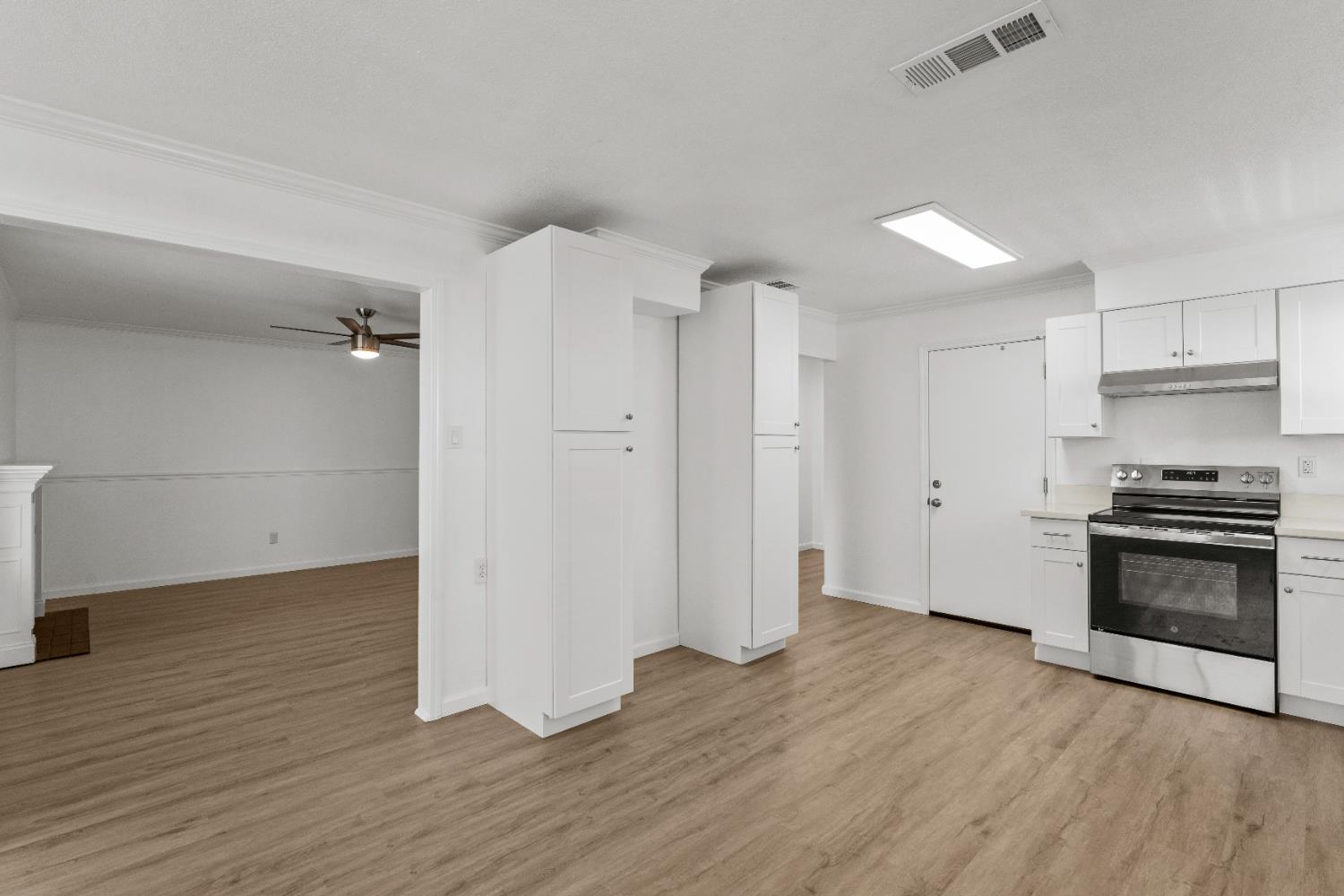 Detail Gallery Image 11 of 33 For 6036 Ellerslee Dr, Carmichael,  CA 95608 - 3 Beds | 2 Baths