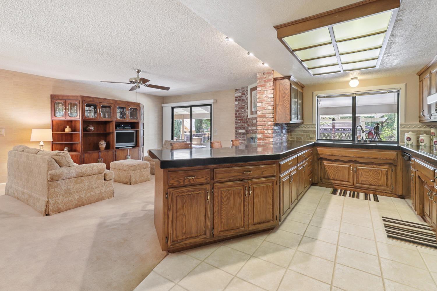 Detail Gallery Image 17 of 95 For 7919 Wonder St, Citrus Heights,  CA 95610 - 4 Beds | 2/1 Baths