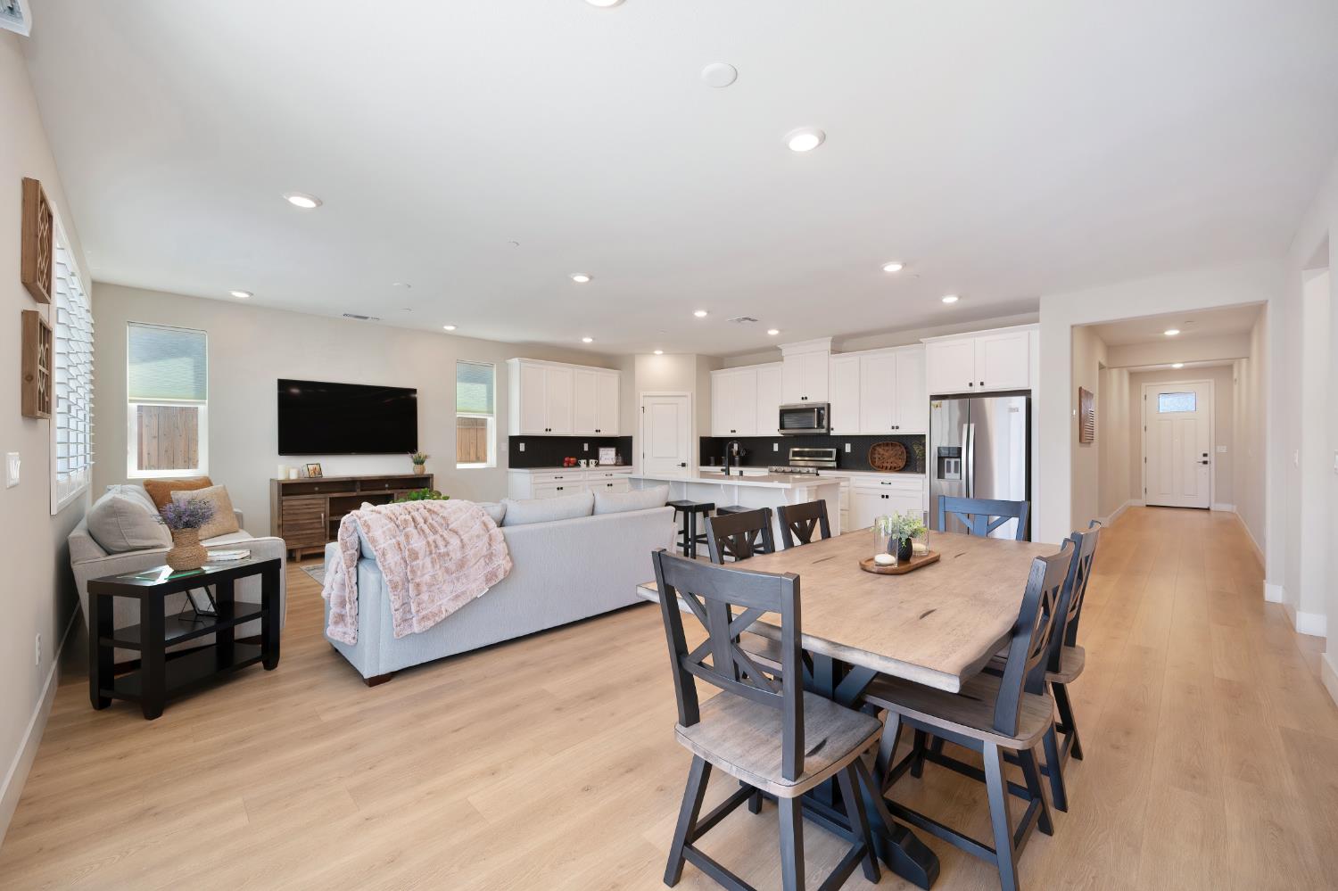 Detail Gallery Image 12 of 32 For 140 Tortosa Ct, Lincoln,  CA 95648 - 4 Beds | 2 Baths