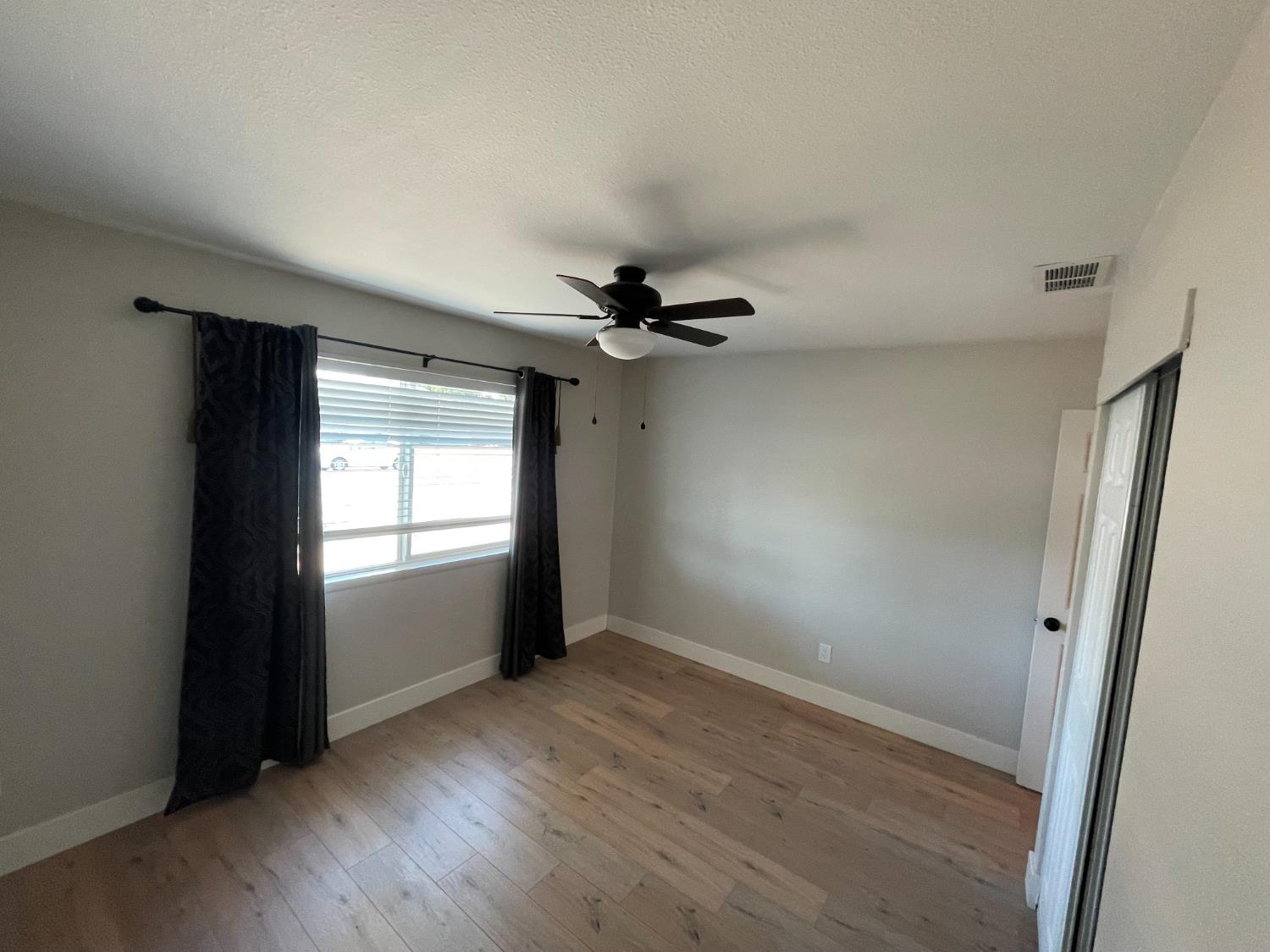 Detail Gallery Image 8 of 32 For 9185 Clendenen Way, Sacramento,  CA 95826 - 3 Beds | 2 Baths