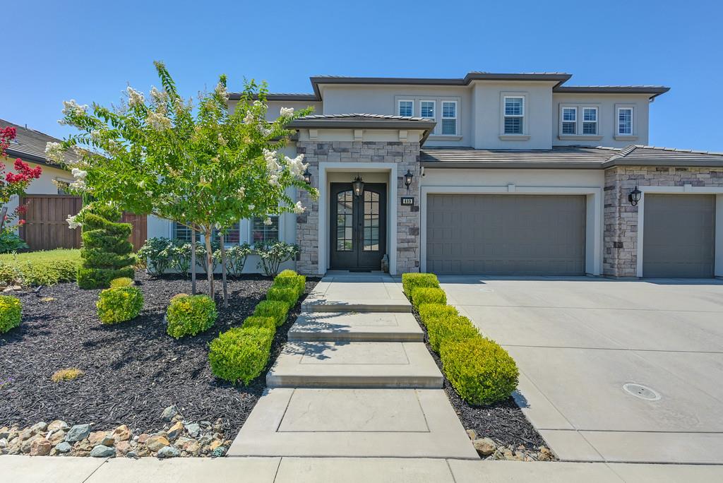 Detail Gallery Image 5 of 94 For 689 Oreno Cir, Folsom,  CA 95630 - 5 Beds | 4/1 Baths