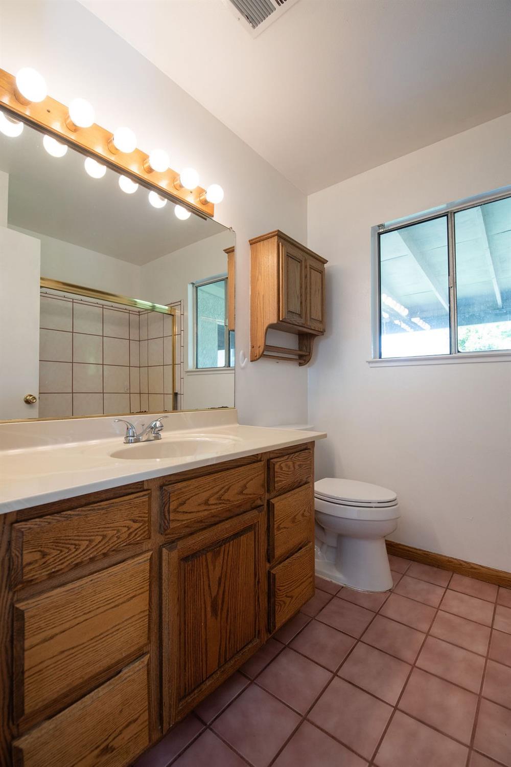Detail Gallery Image 27 of 43 For 2904 Alder Creek Dr, Modesto,  CA 95355 - 3 Beds | 2 Baths