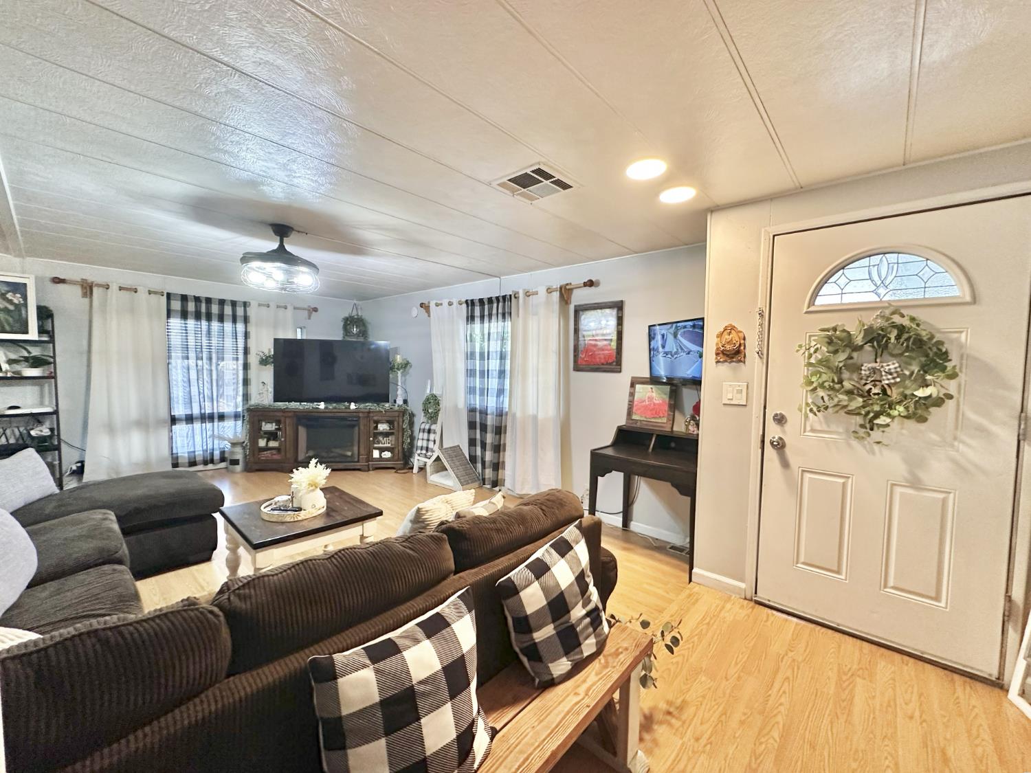 Detail Gallery Image 8 of 37 For 2845 E Hatch Rd 87, Modesto,  CA 95351 - 4 Beds | 2 Baths