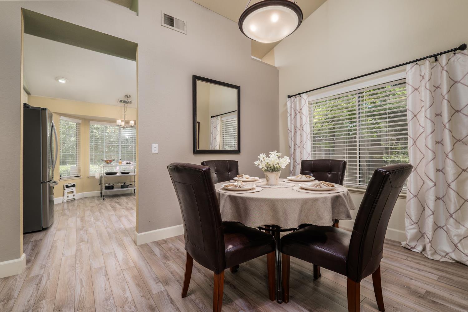 Detail Gallery Image 13 of 63 For 5148 Walnut Place Ln, Carmichael,  CA 95608 - 3 Beds | 2 Baths