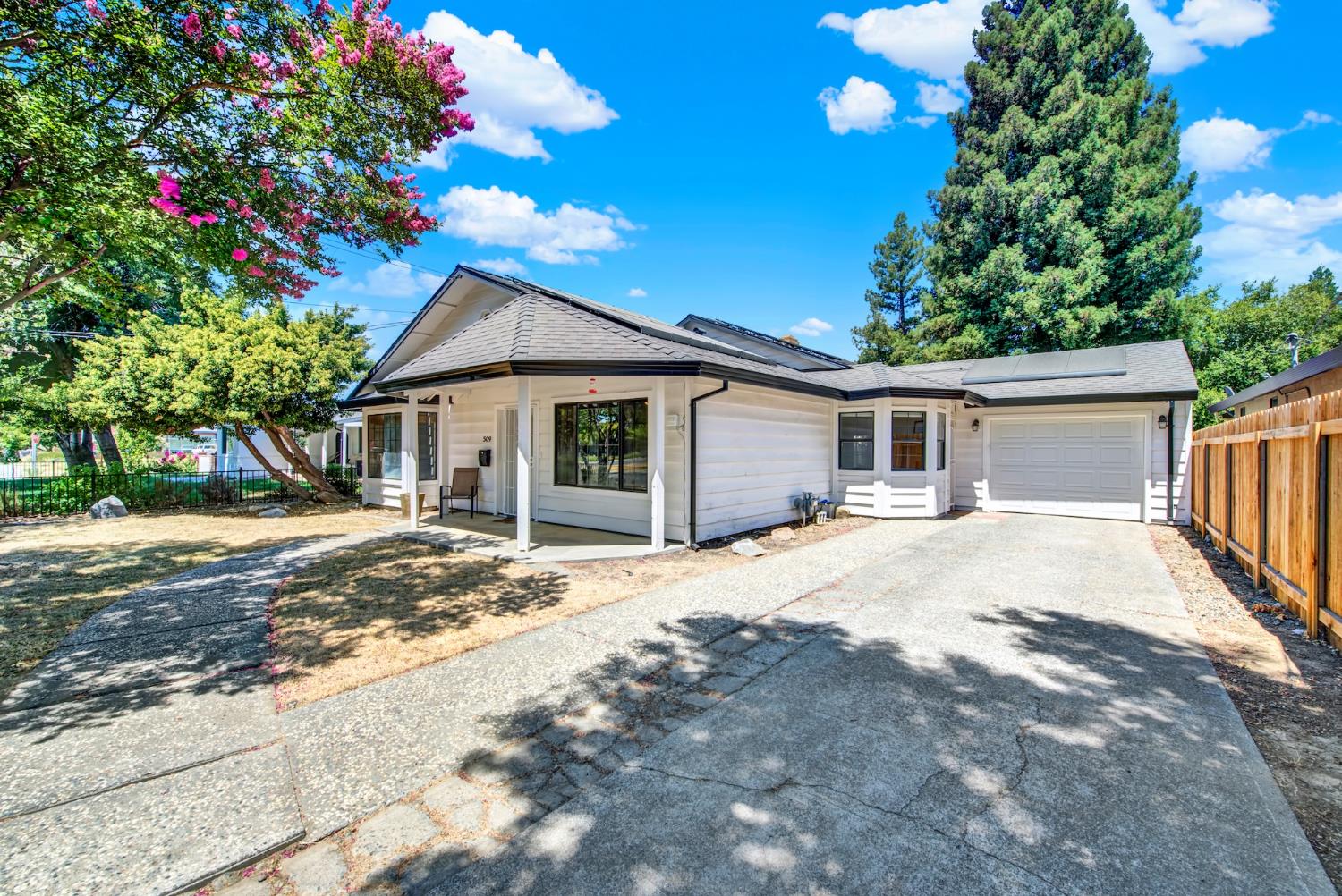 Detail Gallery Image 3 of 76 For 509 East, Winters,  CA 95694 - 3 Beds | 2 Baths