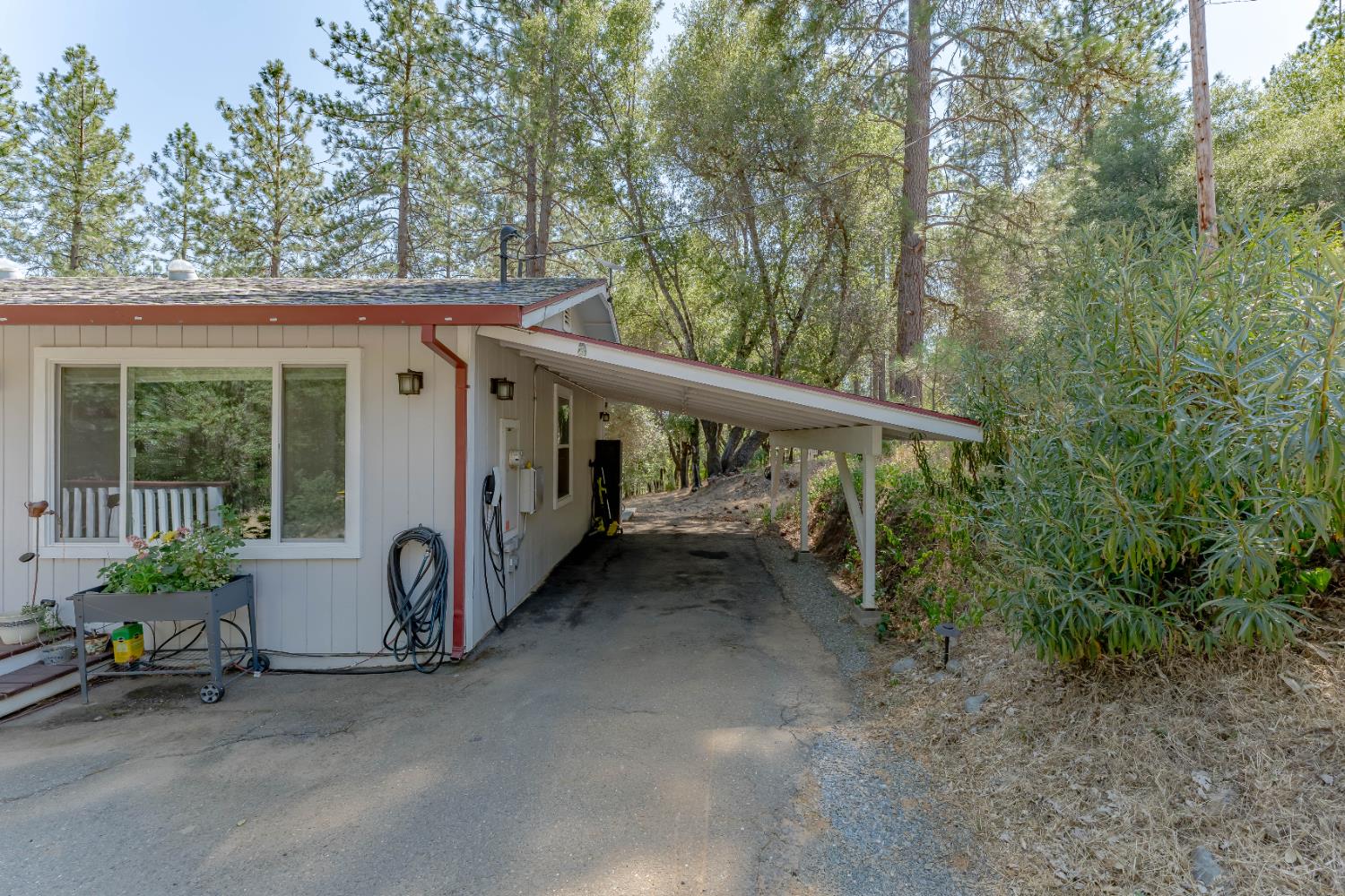 Detail Gallery Image 61 of 68 For 3980 Donner Trl, Placerville,  CA 95667 - 3 Beds | 2 Baths