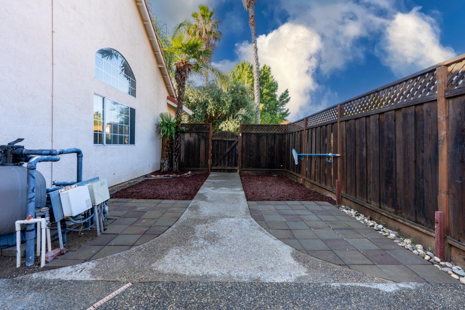 Detail Gallery Image 65 of 71 For 934 Neal St, Los Banos,  CA 93635 - 4 Beds | 2 Baths