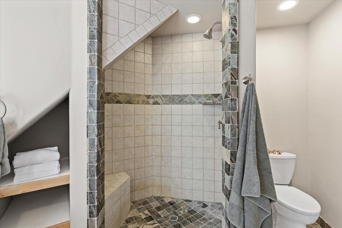 Detail Gallery Image 39 of 64 For 11382 Cour Royal, Nevada City,  CA 95959 - 3 Beds | 3/1 Baths