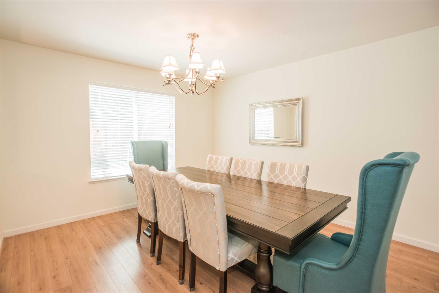 Detail Gallery Image 10 of 68 For 2210 Arnold Dr, Rocklin,  CA 95765 - 4 Beds | 2/1 Baths