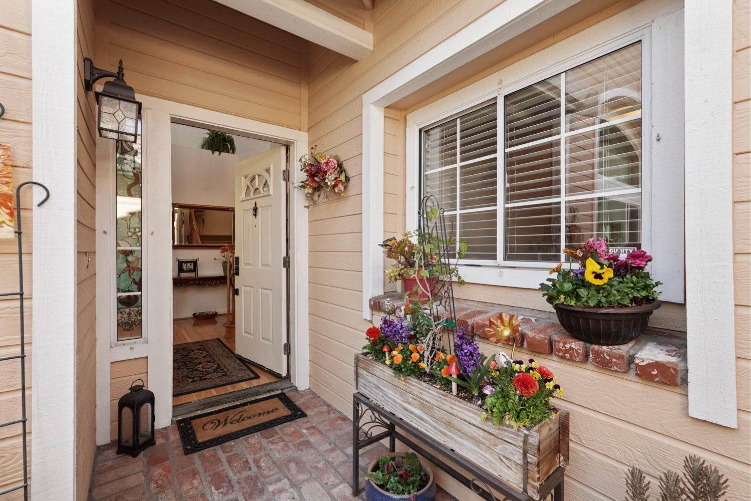 Detail Gallery Image 6 of 45 For 1145 Madera, Tracy,  CA 95377 - 4 Beds | 3 Baths