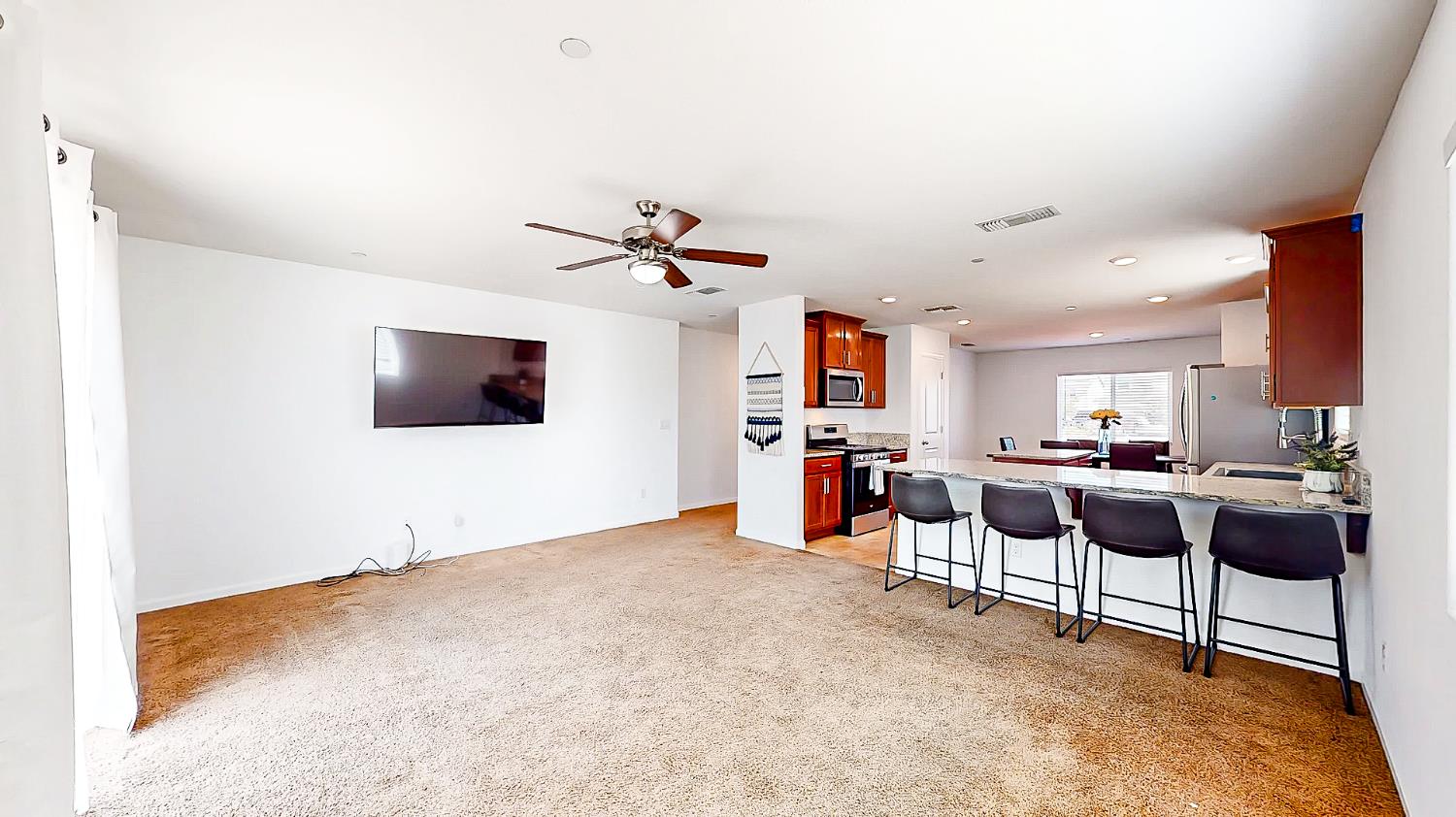 Detail Gallery Image 17 of 44 For 131 Sterling St, Los Banos,  CA 93635 - 3 Beds | 2 Baths