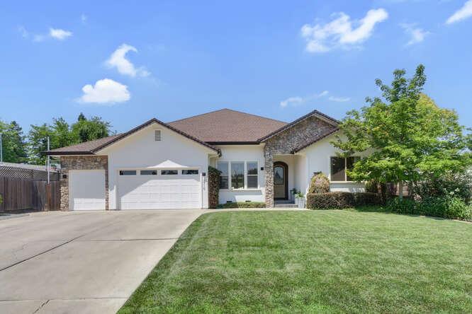 Detail Gallery Image 1 of 78 For 3710 Esperanza Dr, Sacramento,  CA 95864 - 4 Beds | 3/1 Baths