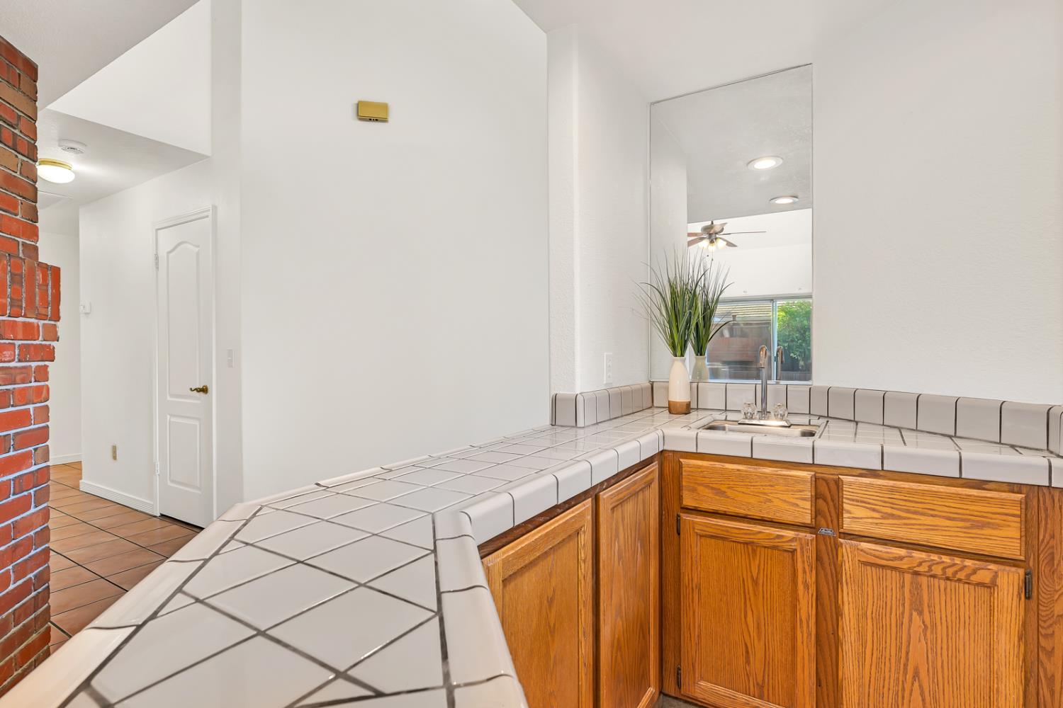Detail Gallery Image 24 of 71 For 934 Neal St, Los Banos,  CA 93635 - 4 Beds | 2 Baths