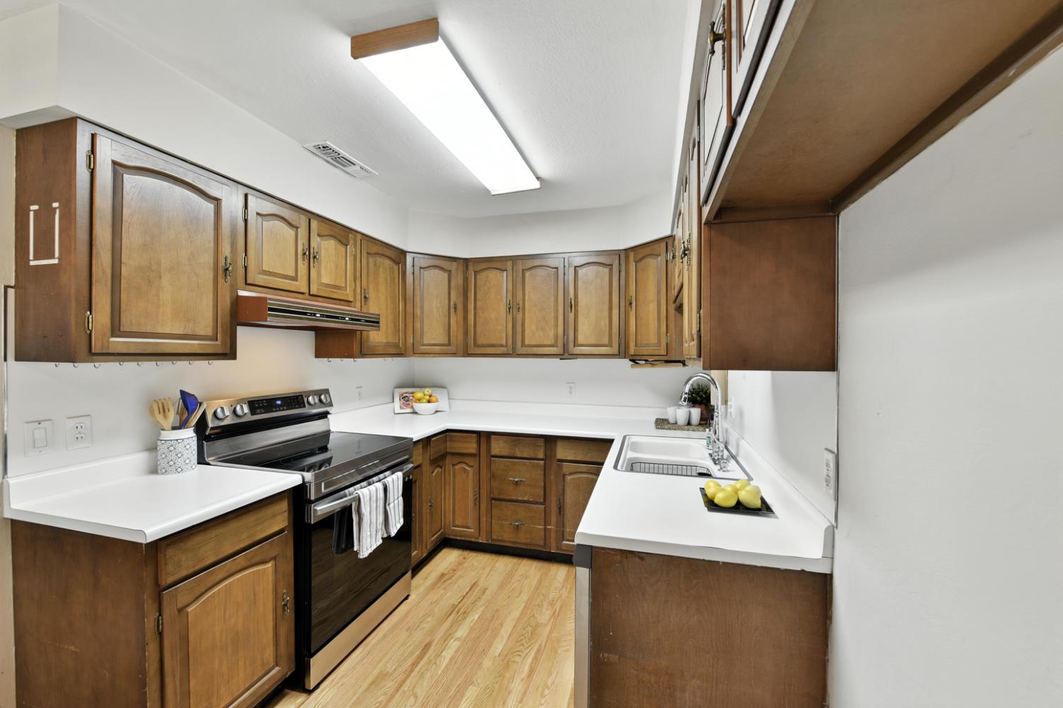 Detail Gallery Image 14 of 37 For 4724 Isabella Ave, Fair Oaks,  CA 95628 - 4 Beds | 2 Baths