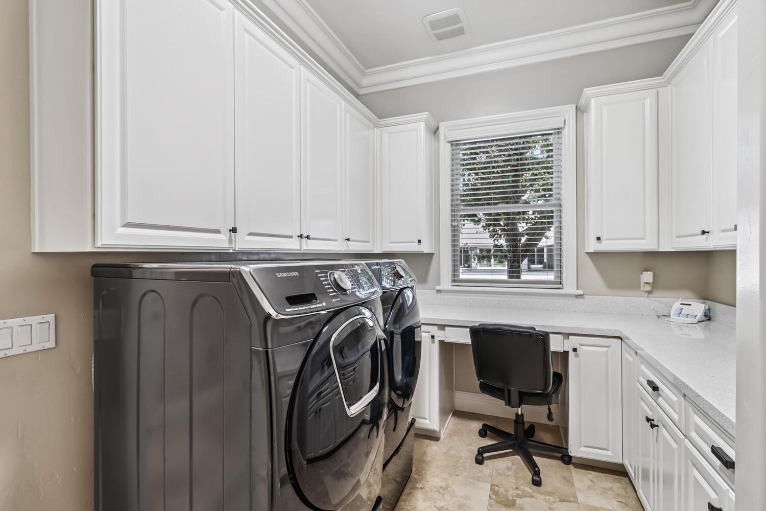 Detail Gallery Image 47 of 72 For 4900 Saint Augustine Dr, Elk Grove,  CA 95758 - 4 Beds | 4 Baths