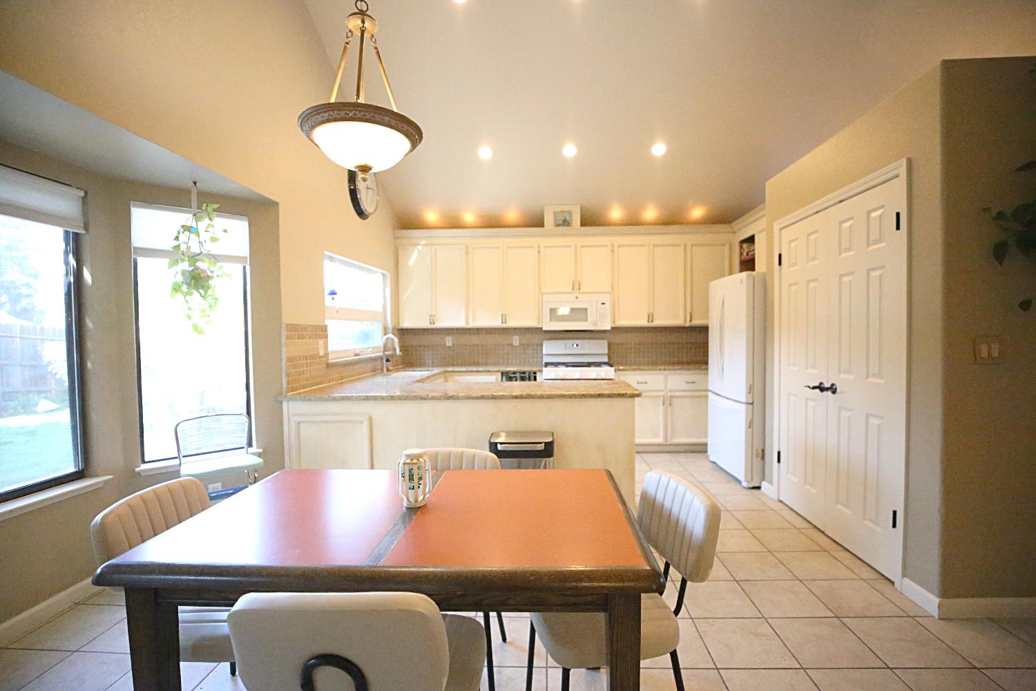 Detail Gallery Image 18 of 75 For 999 River Ave, Oakdale,  CA 95361 - 5 Beds | 4 Baths