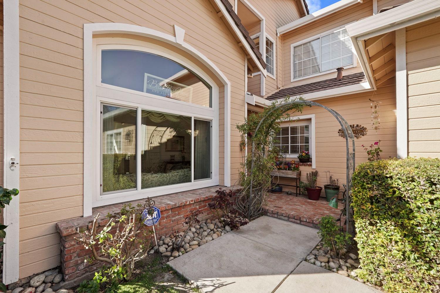 Detail Gallery Image 4 of 45 For 1145 Madera, Tracy,  CA 95377 - 4 Beds | 3 Baths
