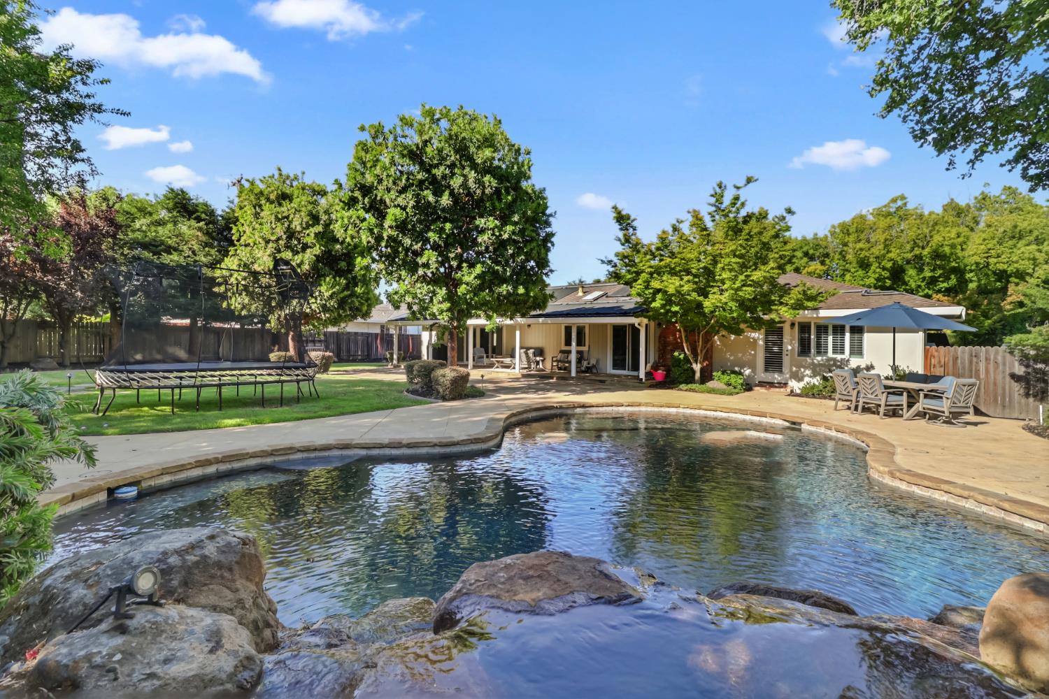 Detail Gallery Image 49 of 62 For 551 Thornley Way, Sacramento,  CA 95864 - 4 Beds | 2/1 Baths