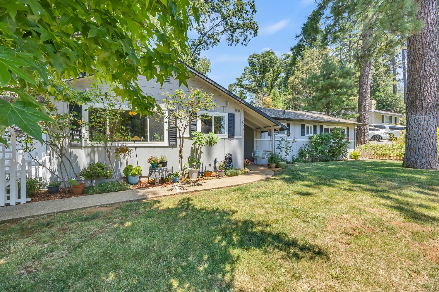 Detail Gallery Image 1 of 59 For 3975 Valley Vista Dr, Camino,  CA 95709 - 3 Beds | 2 Baths