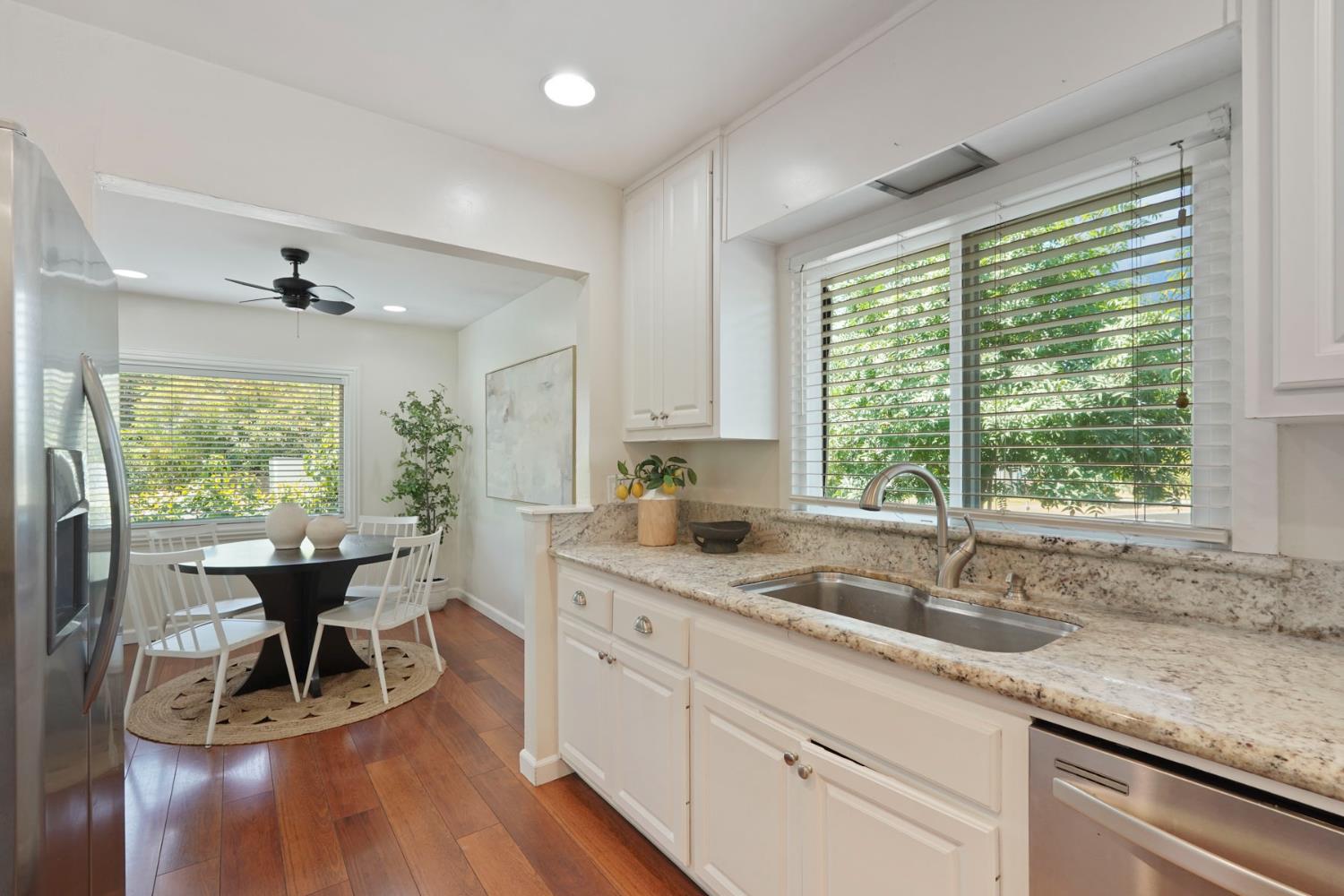Detail Gallery Image 8 of 52 For 411 King Rd, Roseville,  CA 95678 - 4 Beds | 3 Baths
