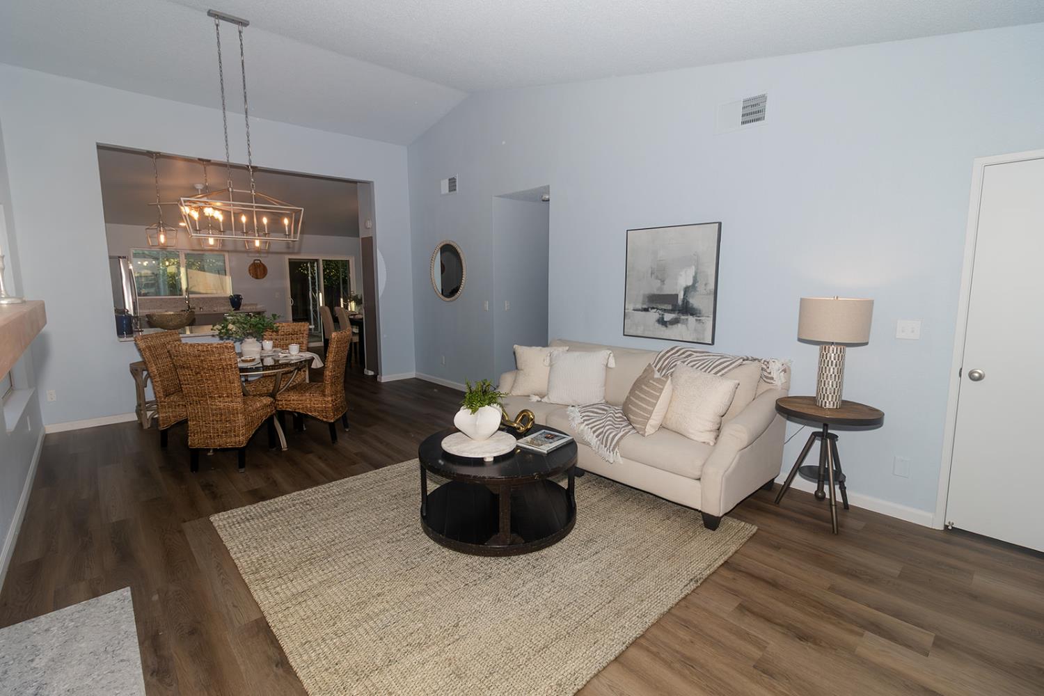 Detail Gallery Image 6 of 35 For 1377 Leo Way, Woodland,  CA 95776 - 3 Beds | 2 Baths