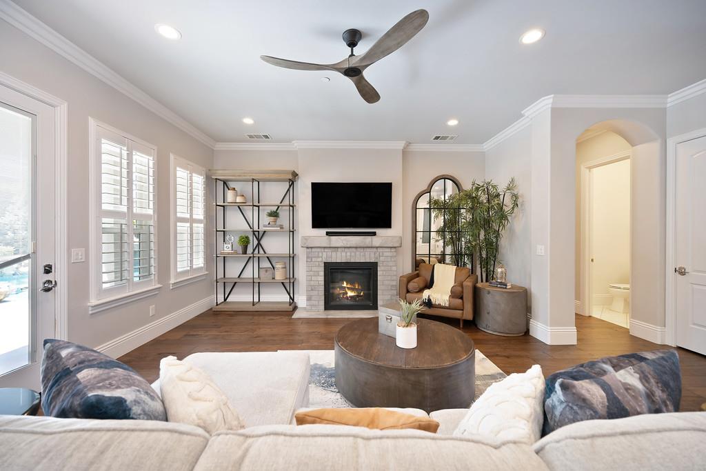 Detail Gallery Image 18 of 94 For 689 Oreno Cir, Folsom,  CA 95630 - 5 Beds | 4/1 Baths
