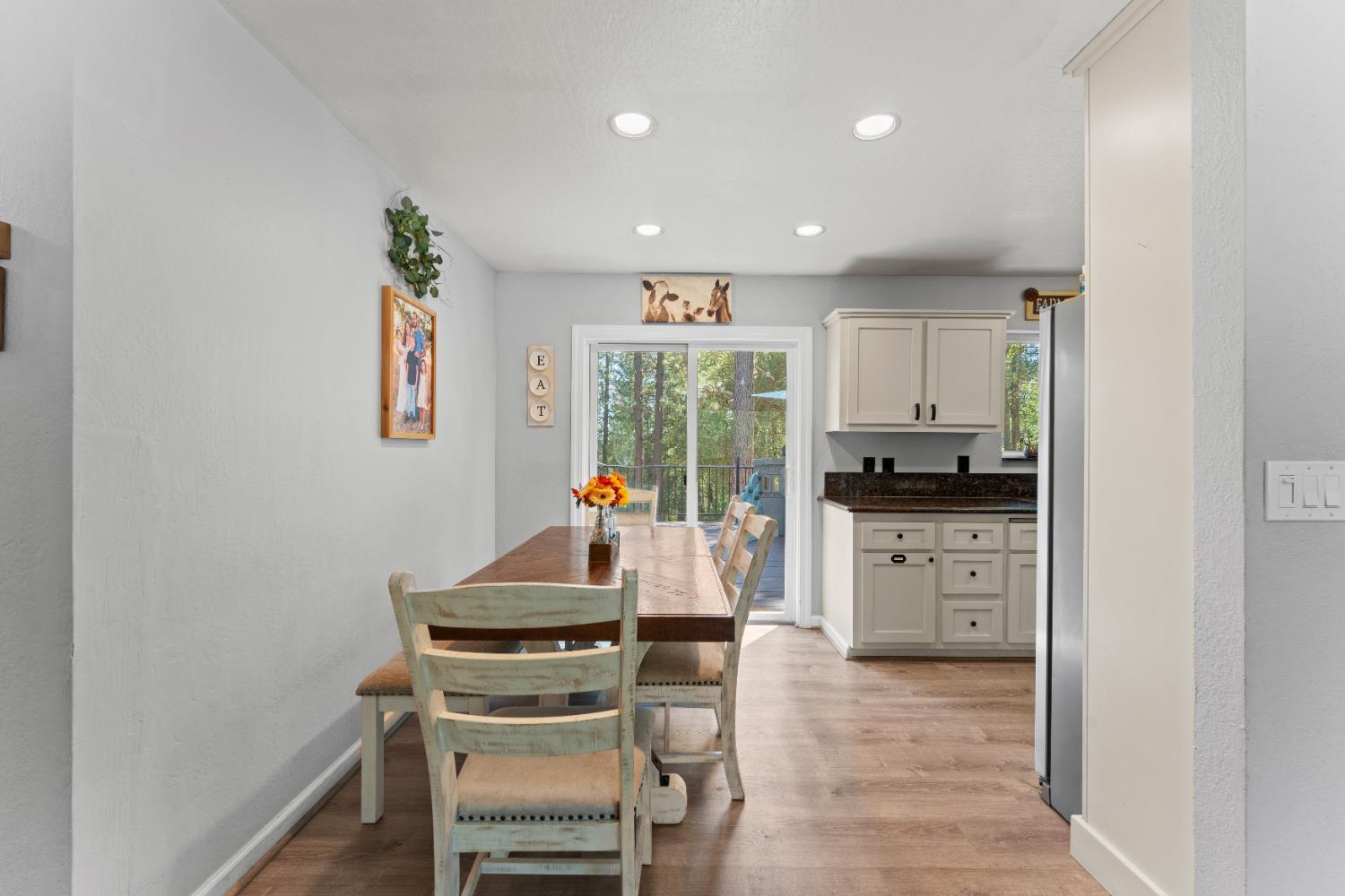 Detail Gallery Image 10 of 68 For 3980 Donner Trl, Placerville,  CA 95667 - 3 Beds | 2 Baths