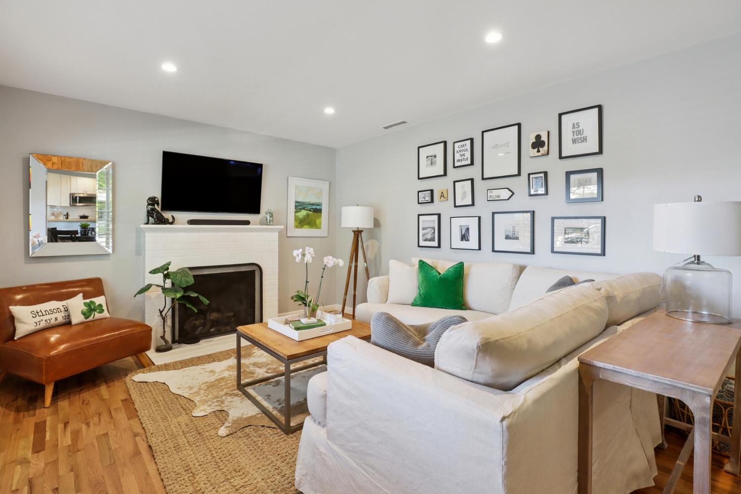 Detail Gallery Image 7 of 45 For 1452 Oregon Dr, Sacramento,  CA 95822 - 3 Beds | 2 Baths