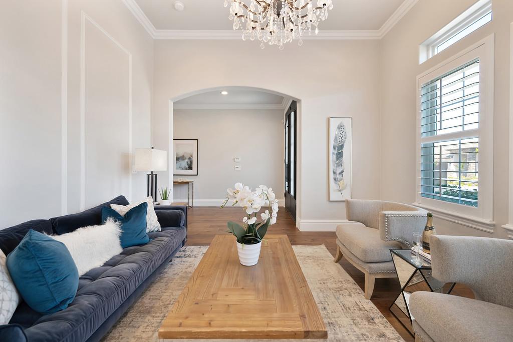 Detail Gallery Image 12 of 94 For 689 Oreno Cir, Folsom,  CA 95630 - 5 Beds | 4/1 Baths