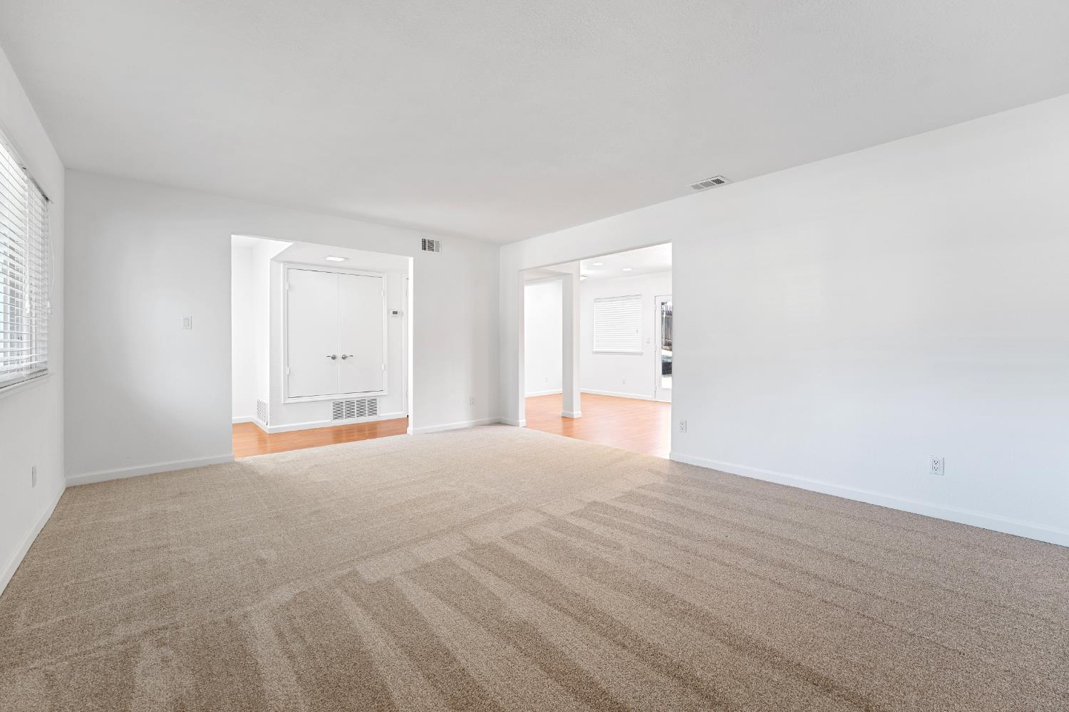 Detail Gallery Image 6 of 25 For 4509 Olivegate Dr, Fair Oaks,  CA 95628 - 4 Beds | 2/1 Baths