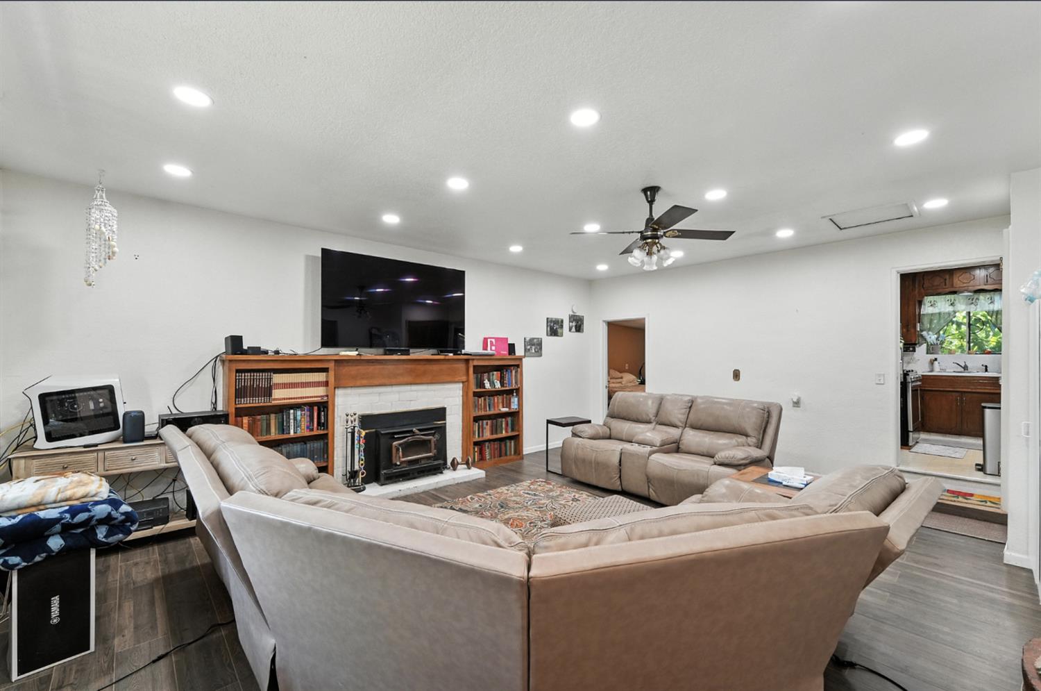 Detail Gallery Image 19 of 36 For 2713 Dale Ave, Ceres,  CA 95307 - 3 Beds | 2 Baths