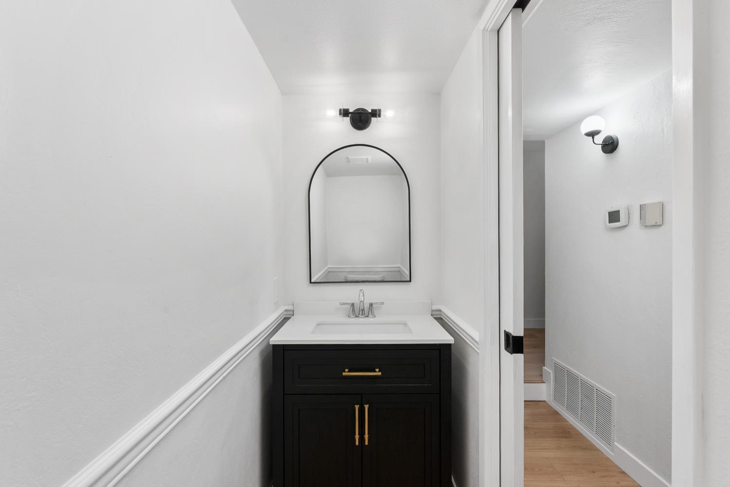 Detail Gallery Image 9 of 26 For 6804 Madrea Ct, Citrus Heights,  CA 95621 - 4 Beds | 2/1 Baths