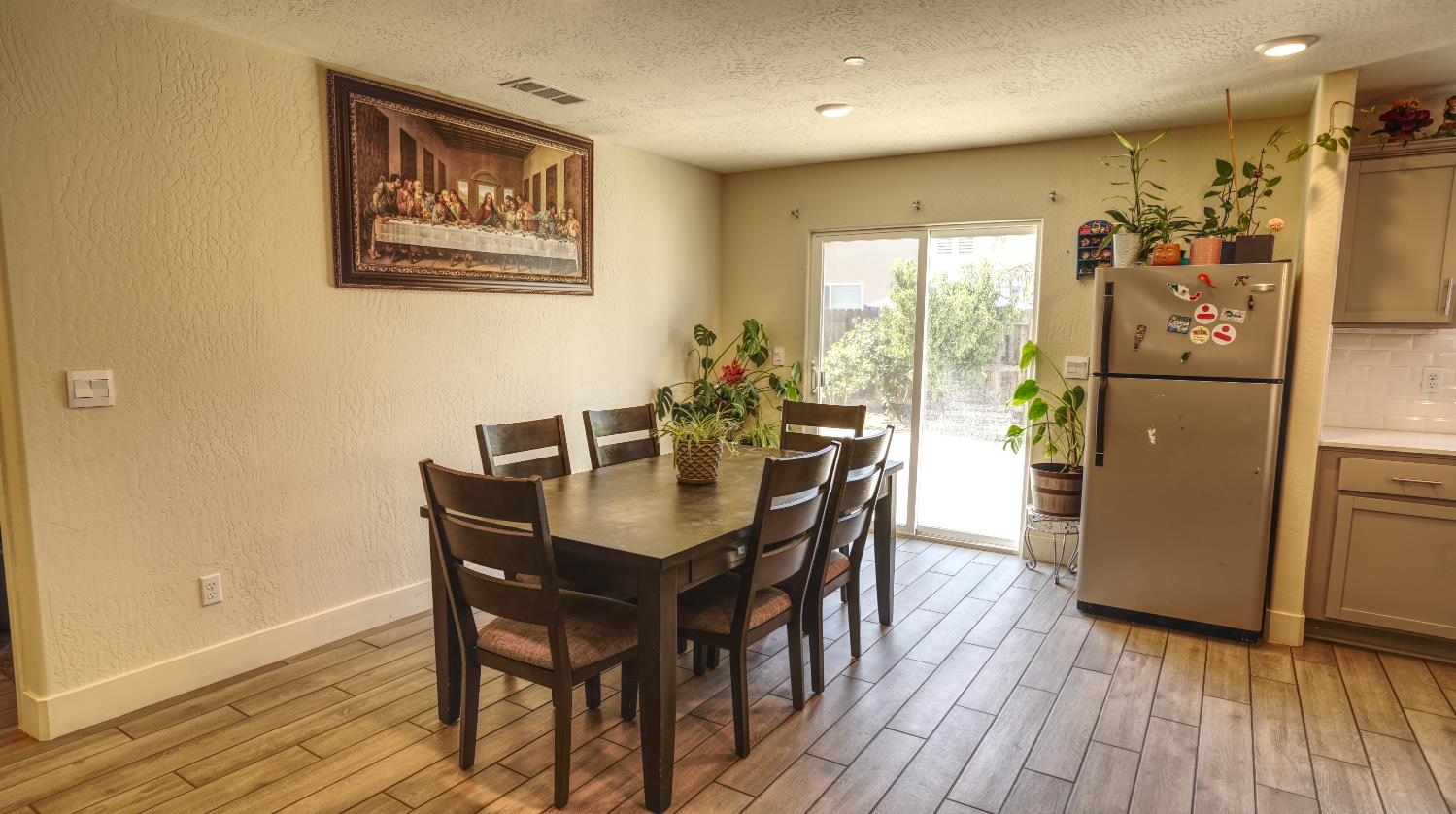 Detail Gallery Image 5 of 14 For 639 Sansoni Ct, Los Banos,  CA 93635 - 4 Beds | 3 Baths