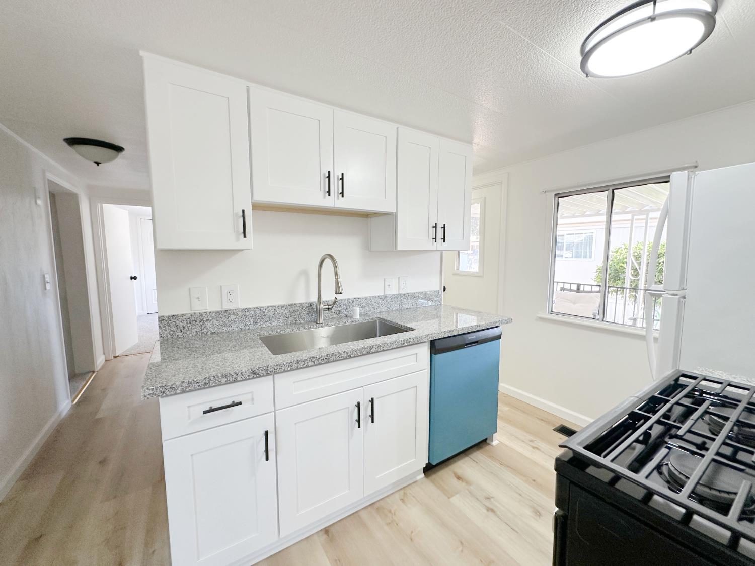 Detail Gallery Image 9 of 21 For 77094 Lauppe Ln, Citrus Heights,  CA 95621 - 3 Beds | 1/1 Baths