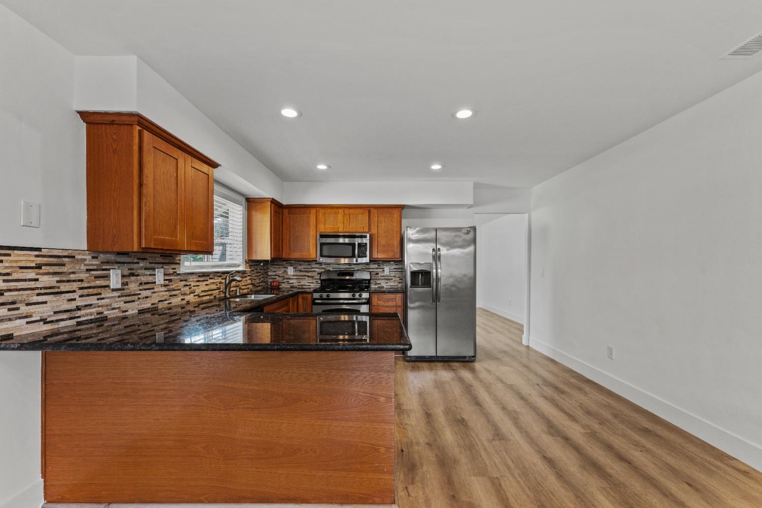 Detail Gallery Image 9 of 25 For 6413 Cheltenham Way, Citrus Heights,  CA 95621 - 3 Beds | 1 Baths