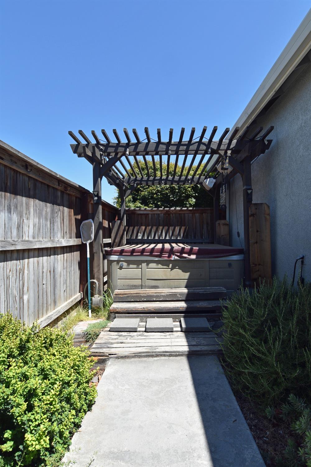 Detail Gallery Image 45 of 54 For 13702 Channel Ln, Waterford,  CA 95386 - 4 Beds | 3 Baths