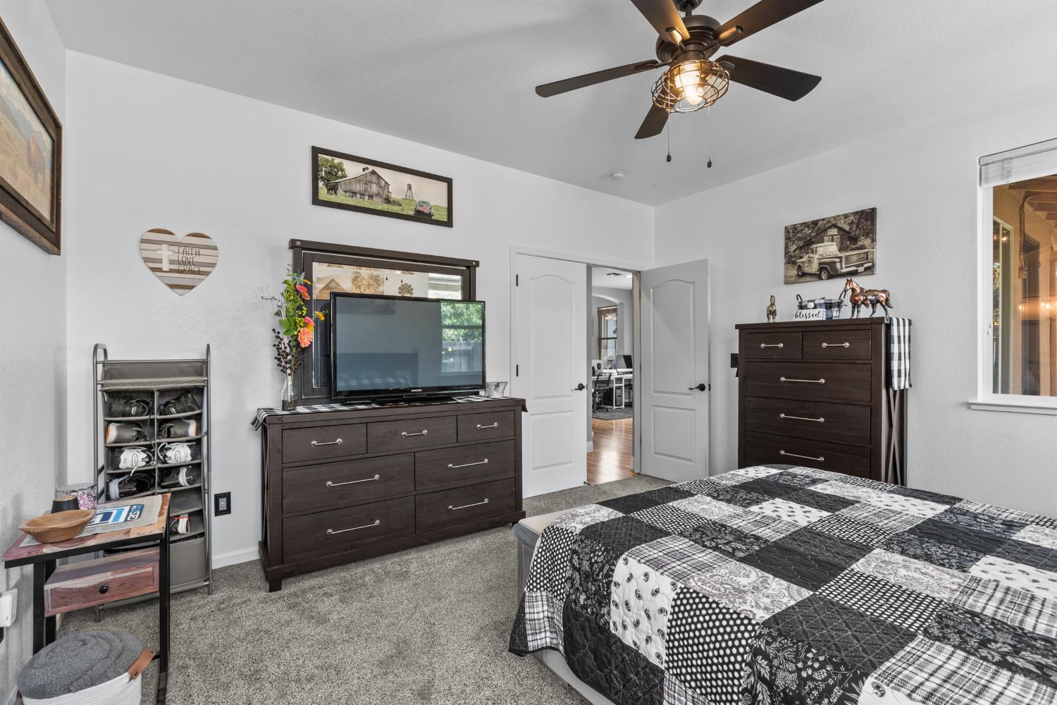 Detail Gallery Image 16 of 40 For 5307 Chatswood Way, Antelope,  CA 95843 - 3 Beds | 2 Baths