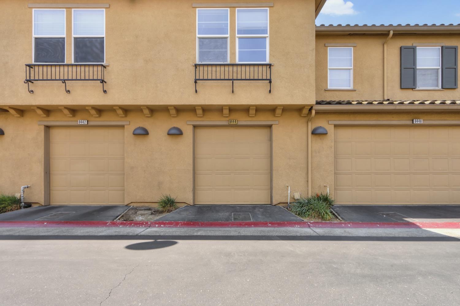 Detail Gallery Image 33 of 38 For 8444 Crystal Walk Cir #72,  Elk Grove,  CA 95758 - 2 Beds | 2 Baths